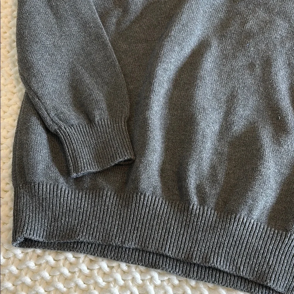 Izod Gray V-Neck Sweater Size L - Picture 6 of 9